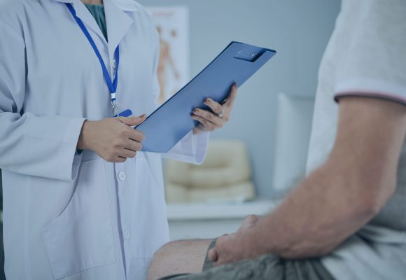 A importância do diagnóstico precoce e do tratamento oncológico rápido.